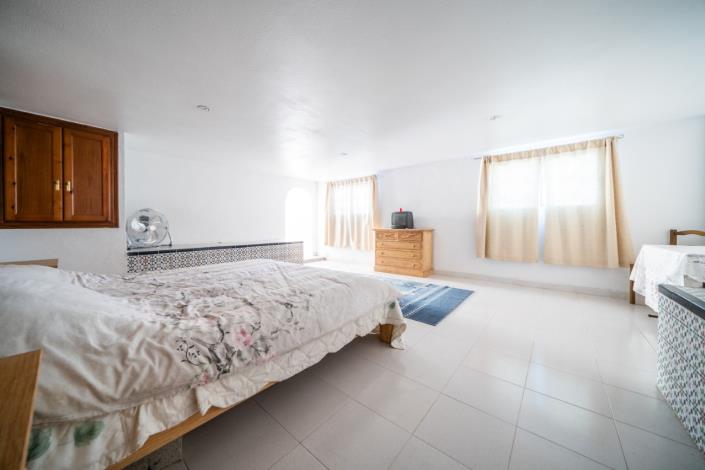 Image No.21-2 Bed Townhouse for sale