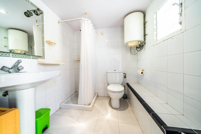 Image No.22-2 Bed Townhouse for sale