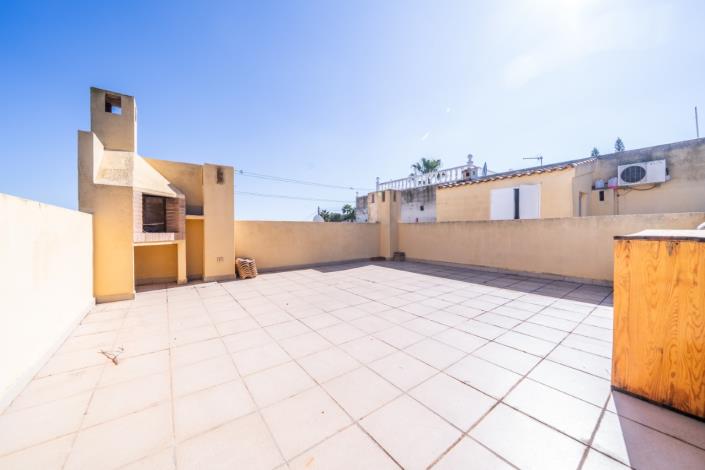 Image No.25-2 Bed Townhouse for sale