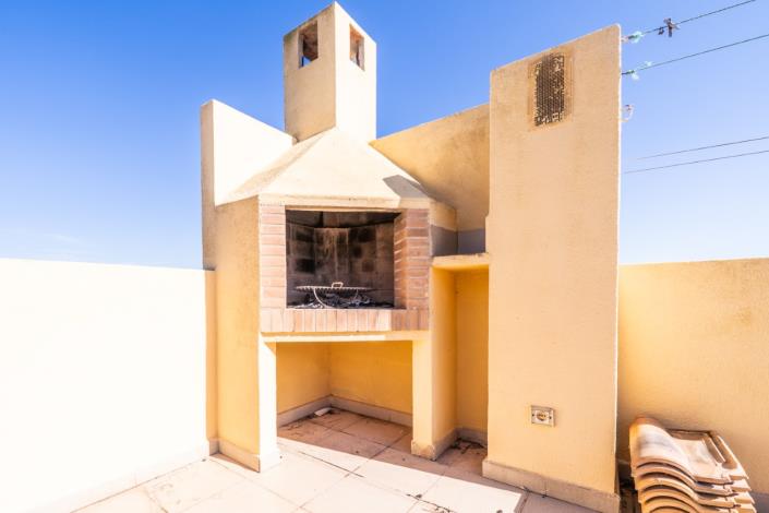 Image No.26-2 Bed Townhouse for sale