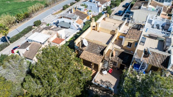 Image No.31-2 Bed Townhouse for sale