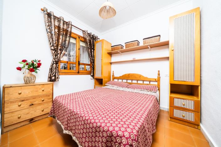 Image No.10-1 Bed Townhouse for sale