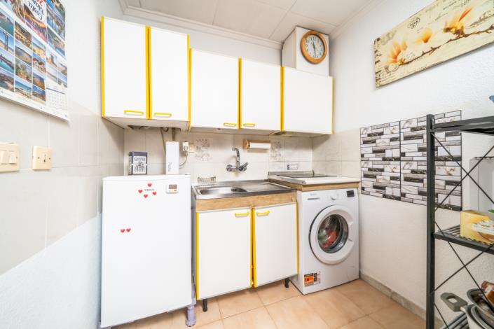 Image No.10-1 Bed Townhouse for sale