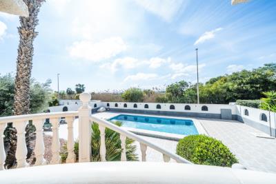 Detached-Property-for-sale-in-La-Marina--9---Canva-