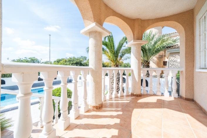 Image No.12-3 Bed Villa for sale