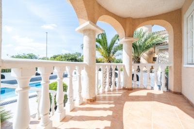 Detached-Property-for-sale-in-La-Marina--11---Canva-