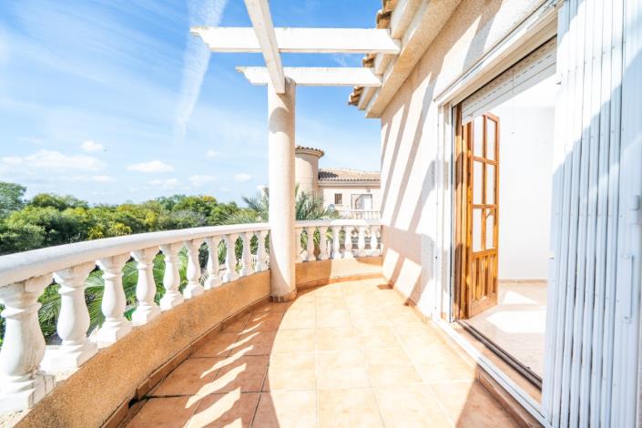 Image No.32-3 Bed Villa for sale