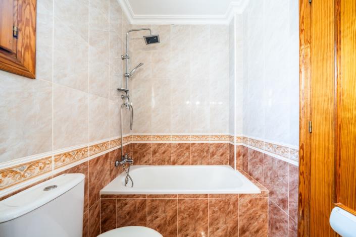 Image No.34-3 Bed Villa for sale