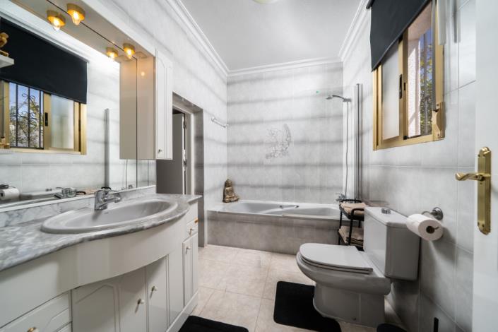 Image No.27-3 Bed Villa for sale