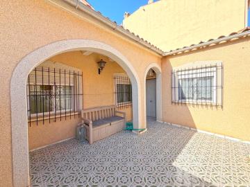 Terraced-Property-for-sale-in-La-Marina--2---Portals-