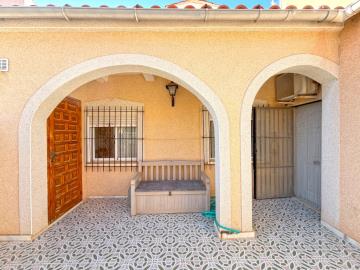 Terraced-Property-for-sale-in-La-Marina--4---Portals-