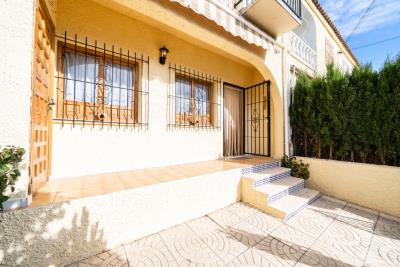 Terraced-House-for-sale-in-Costa-Blanca--2---Portals-