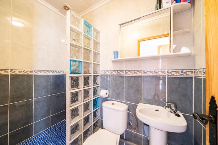 Image No.19-2 Bed Townhouse for sale