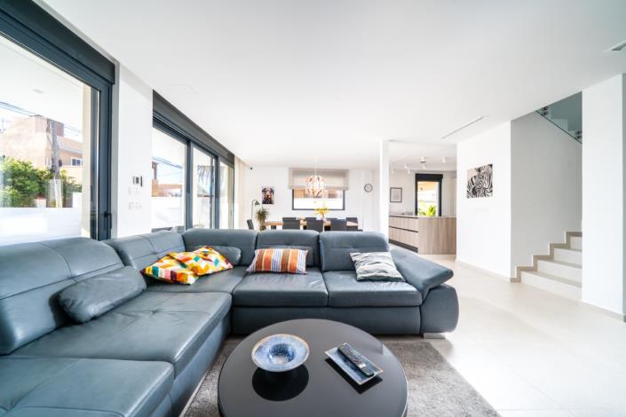 Image No.10-4 Bed Villa for sale