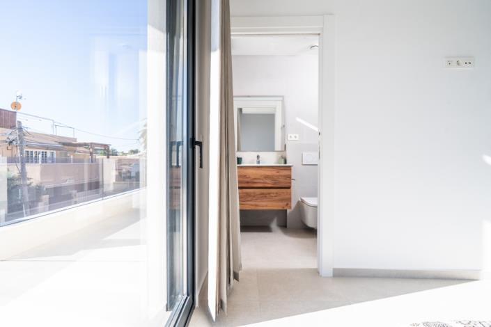 Image No.19-4 Bed Villa for sale