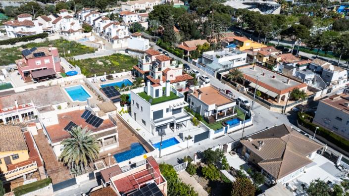 Image No.42-4 Bed Villa for sale