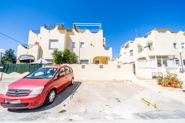 Image No.26-3 Bed Villa for sale