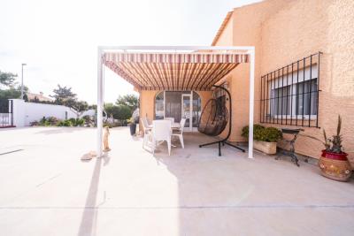 Detached-Villa-for-sale-in-Costa-Blanca--8---Portals-