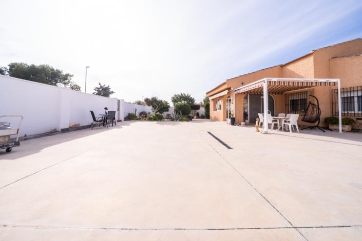 Image No.8-3 Bed Villa for sale