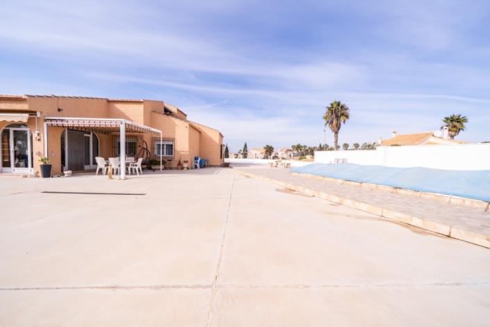 Image No.20-3 Bed Villa for sale