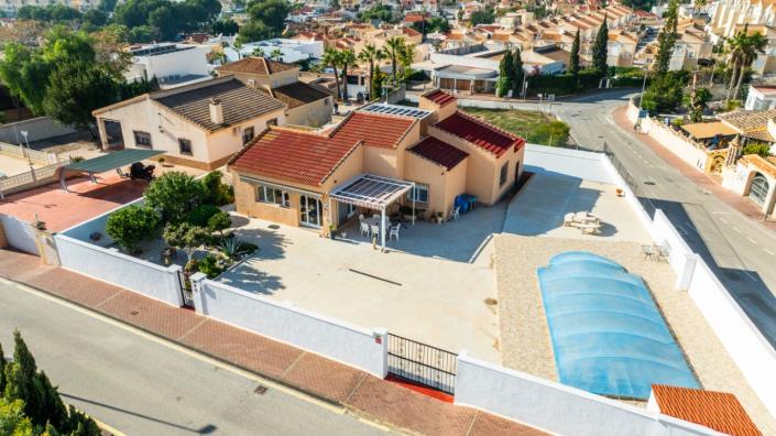 Image No.52-3 Bed Villa for sale