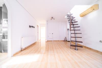 Villa-for-Sale-in-La-Marina--11---Portals-