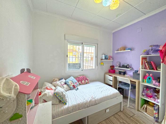 Image No.12-2 Bed Townhouse for sale