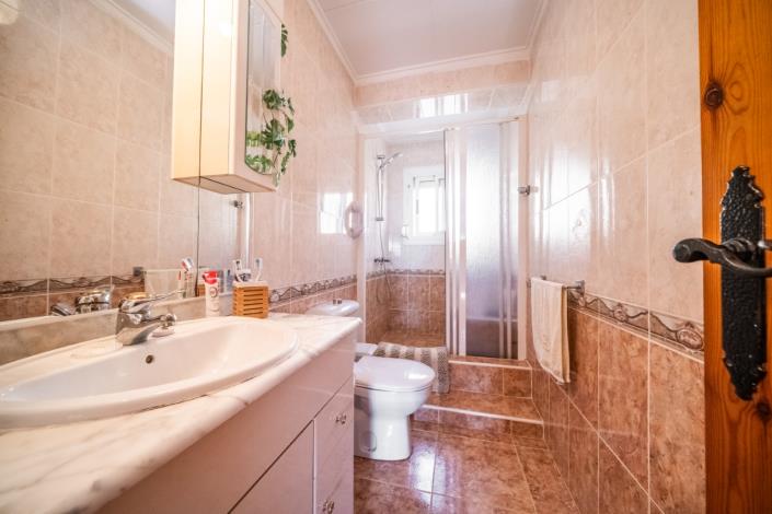 Image No.17-4 Bed Villa for sale