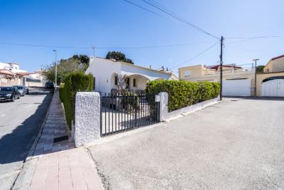 Detached-property-for-sale-in-La-Marina--2---Canva-