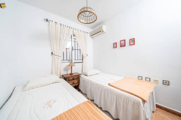 Image No.27-3 Bed Villa for sale