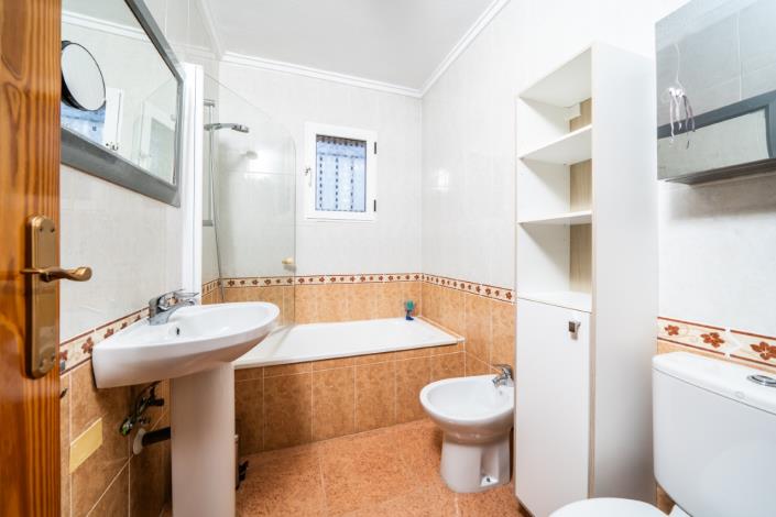 Image No.28-3 Bed Villa for sale