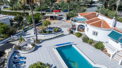 Detached-Villa-for-sale-in-Alicante--3---Canva-