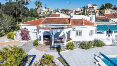Detached-Villa-for-sale-in-Alicante--4---Canva-