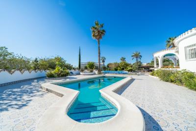 Detached-Villa-for-sale-in-Alicante--12---Canva-