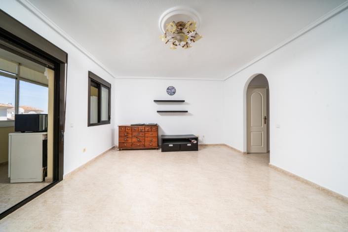 Image No.7-2 Bed Townhouse for sale