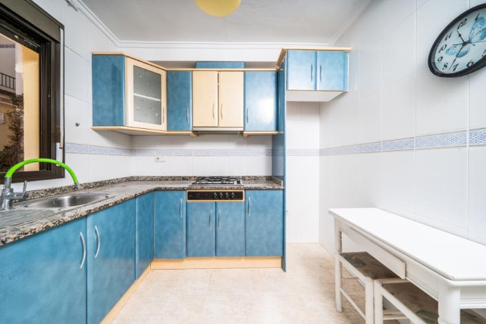 Image No.15-2 Bed Townhouse for sale