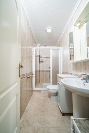 Image No.18-2 Bed Townhouse for sale