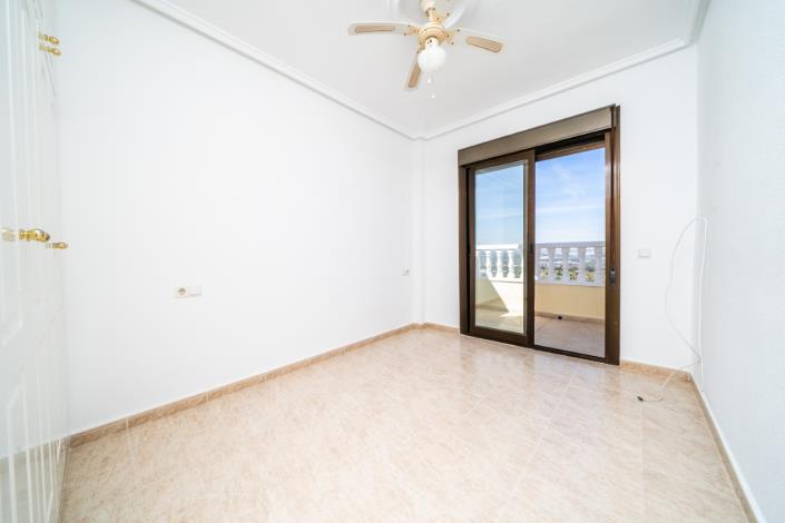 Image No.19-2 Bed Townhouse for sale