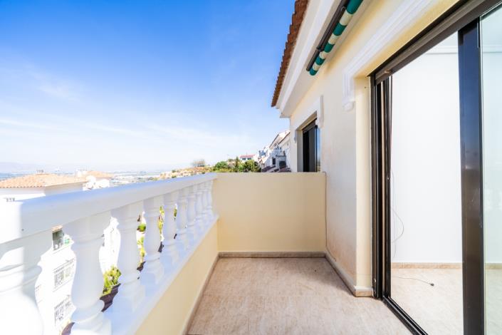 Image No.20-2 Bed Townhouse for sale