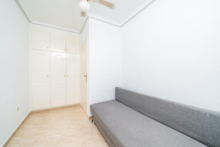 Image No.25-2 Bed Townhouse for sale