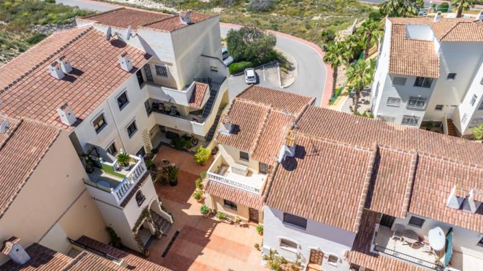 Image No.32-2 Bed Townhouse for sale