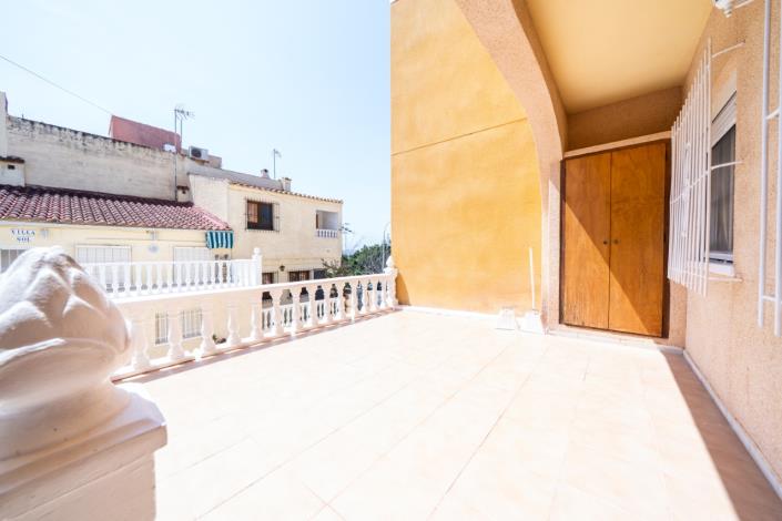 Image No.3-2 Bed Townhouse for sale