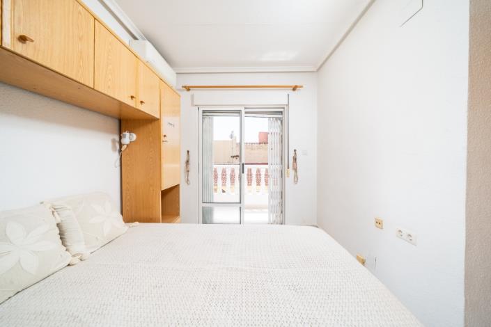 Image No.17-2 Bed Townhouse for sale