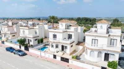 Detached-Villa-for-sale-in-La-Marina--1---Canva-