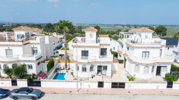 Image No.3-3 Bed Villa for sale