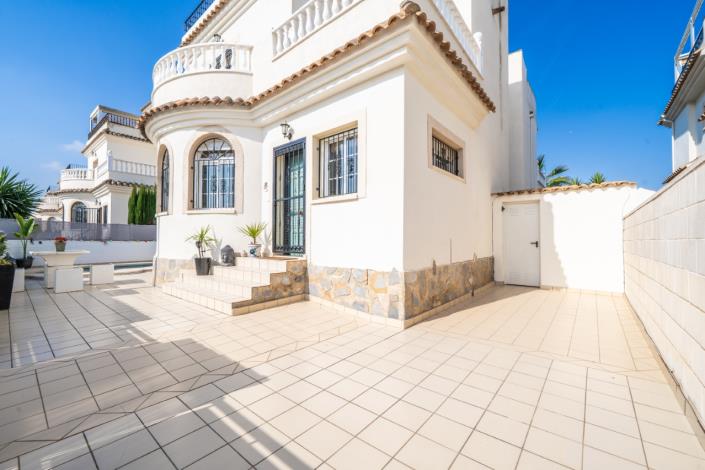 Image No.6-3 Bed Villa for sale
