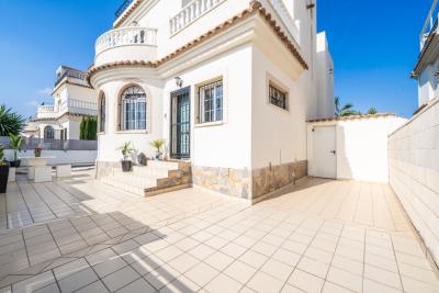 Detached-Villa-for-sale-in-La-Marina--5---Canva-