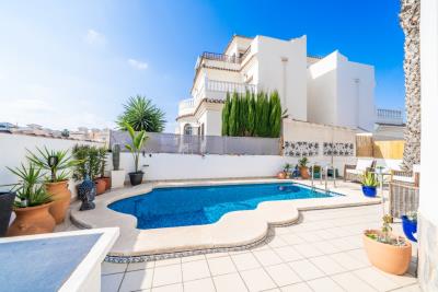Detached-Villa-for-sale-in-La-Marina--7---Canva-
