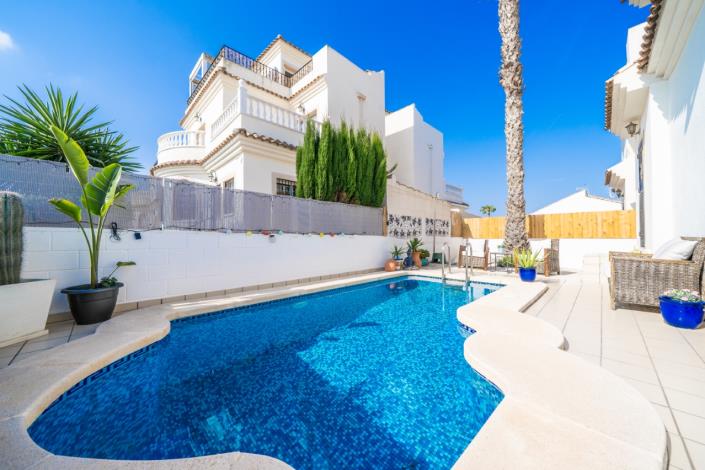 Image No.10-3 Bed Villa for sale