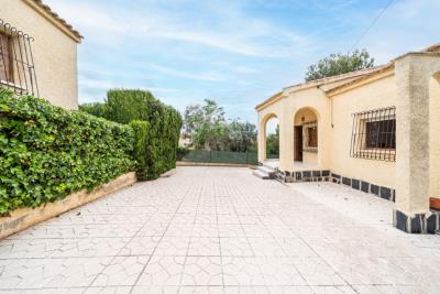 Detached-Property-for-sale-in-La-Marina--2---Canva-